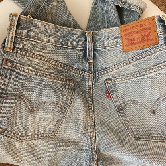 Levi's Wedgie Fit Jeans in Desert Delta size 24 - Picture 1 of 8